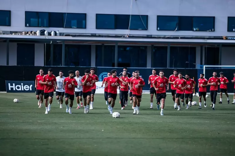 “العد التنازلي: لاعبان متبقيان على إكتمال قائمة الأهلي للمشاركة في كأس العالم للأندية”